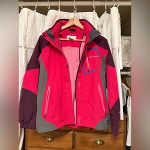 Columbia women’s ' Pink and Burgundy Raincoat Size S